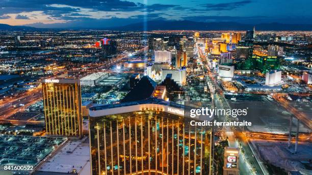 la vegas - mandalay bay resort and casino stock pictures, royalty-free photos & images