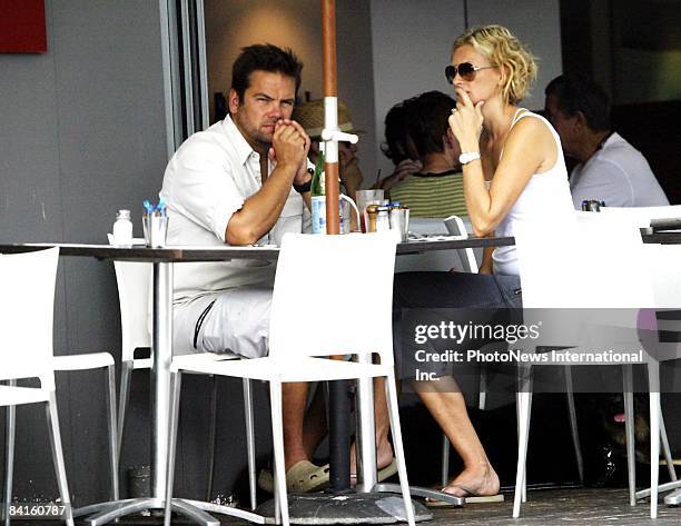 Businessman Lachlan Murdoch is seen with his wife, Sarah Murdoch at the Swell cafe in Bronte Beach on December 27, 2008 in Sydney, Australia.