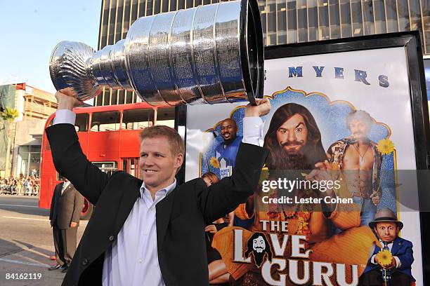 Detroit Red Wings goalie Chris Osgood arrives at the Los Angeles Premiere of "The Love Guru" at Grauman's Chinese Theatre on June 11, 2008 in...