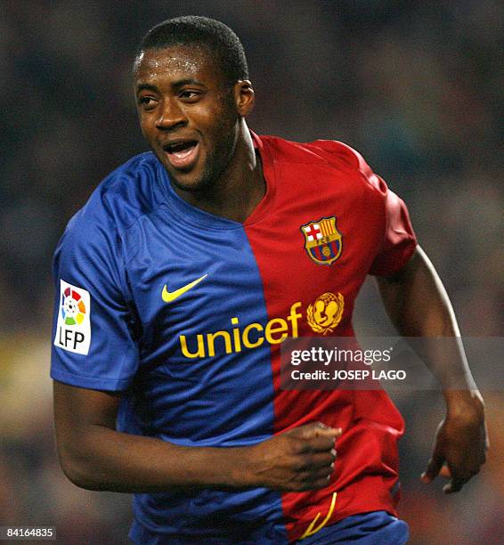 Barcelonas's Ivory Coast midfielder Yaya Toure celebrates his goal during the Liga football match Barcelona vs Mallorca at the New Camp Stadium in...