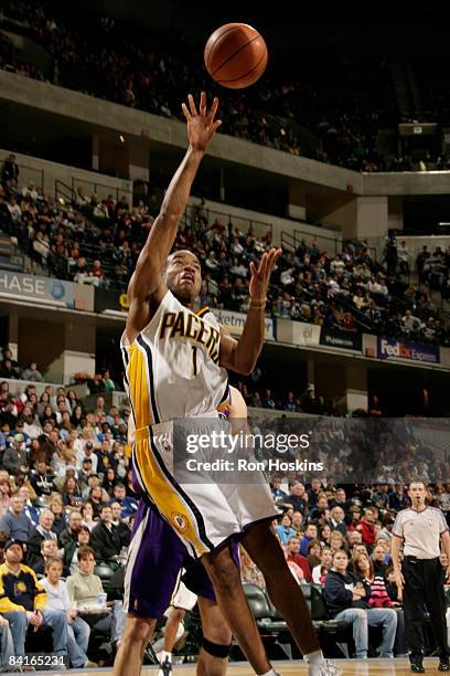 Jarrett Jack of the Indiana Pacers shoots against the Sacramento Kings at Conseco Fieldhouse on January 3, 2009 in Indianapolis, Indiana. NOTE TO...