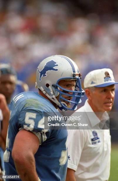 Chris Spielman of the Detroit Lions against the Los Angeles Rams at Anaheim Stadium circa 1993 in Anaheim,California.