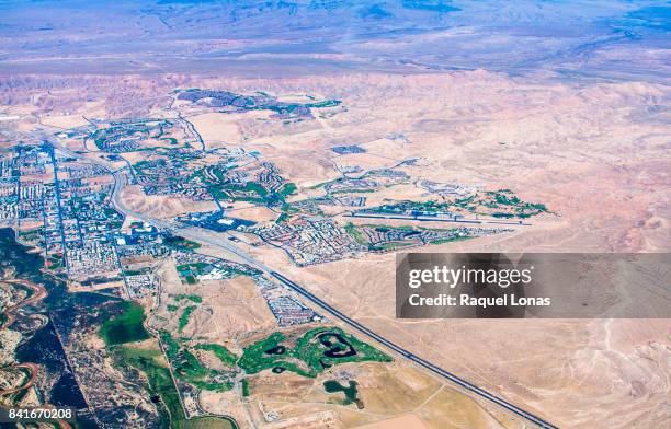 aerial view of mesquite, nevada - mesquite nevada stockfoto's en -beelden