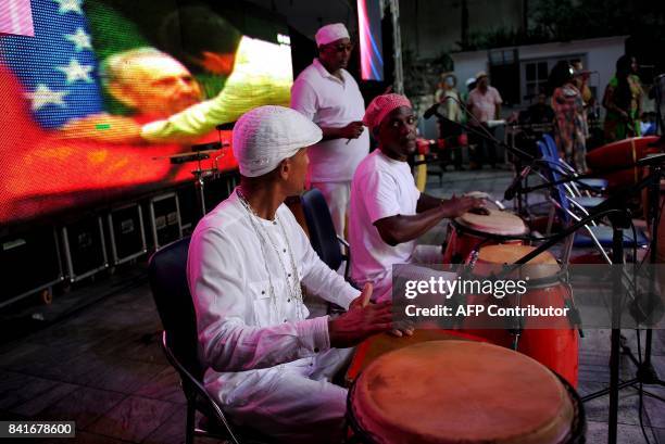 Cuban musicians perform a Rumba during a musical homage to the late Cuban leader Fidel Castro, on September 1, 2017 in Havana. / AFP PHOTO / YAMIL...