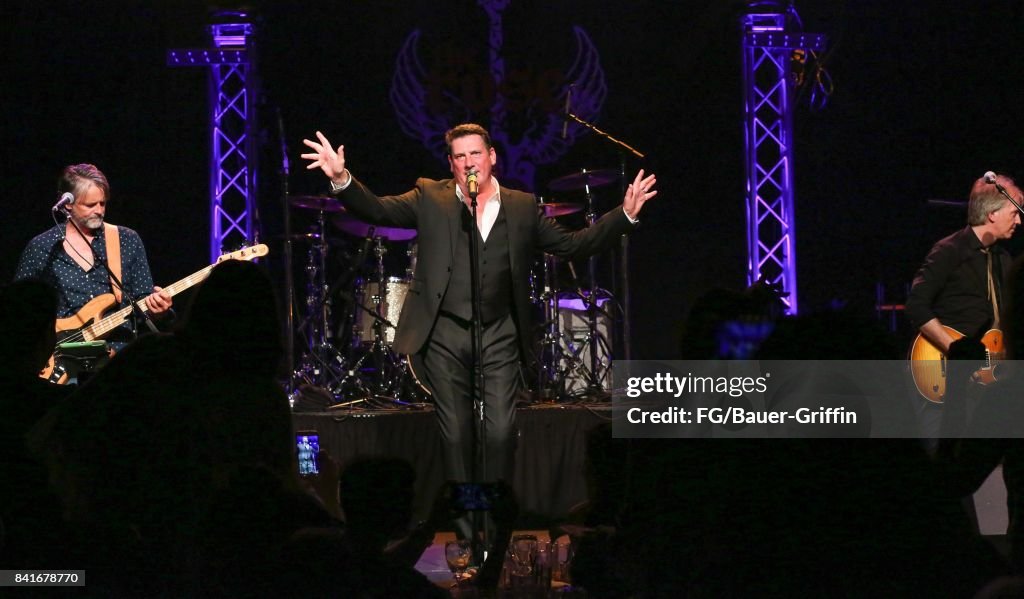 Tony Hadley, the singer with Spandau Ballet recently announced his split with the band after almost 40 years together. The decision to separate was very acrimonious.