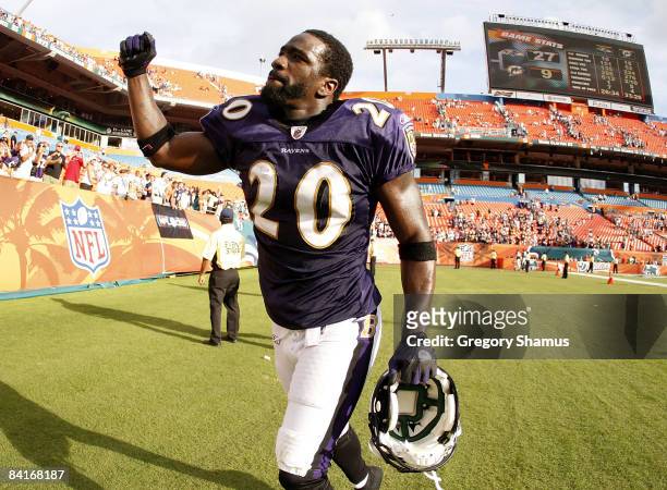 Ed Reed of the Baltimore Ravens celebrates a 27-9 AFC Wild Card victory over the Miami Dolphins on January 4, 2009 at Dolphin Stadium in Miami,...