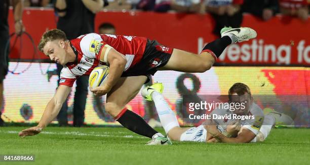 Ollie Thorley of Gloucester breaks with the ball during the Aviva Premiership match between Gloucester Rugby and Exeter Chiefs at Kingsholm Stadium...