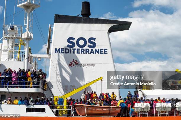 African migrants landing in the port of Salerno aboard the "Aquarius" ship of the Ngo "SOS Mediterranee" on May 26, 2017 in Salerno, Italy. On board...