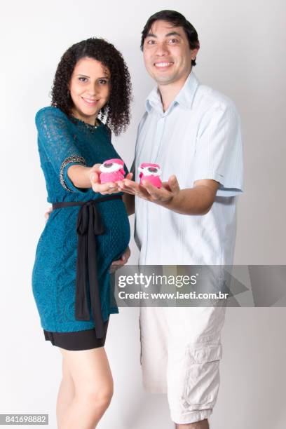 pregnant couple - gravida stock pictures, royalty-free photos & images