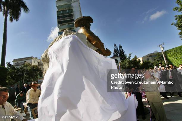 Panama's President Martin Torrijos and Cuba's Vice President Ramon Machado Ventura attend a dedication ceremony for a monument of General Omar...