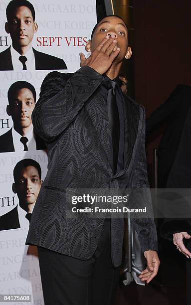 Actor Will Smith attends the Paris Photocall of Seven Pounds at the Gaumont Champs-Elysees on January 5, 2009 in Paris, France.