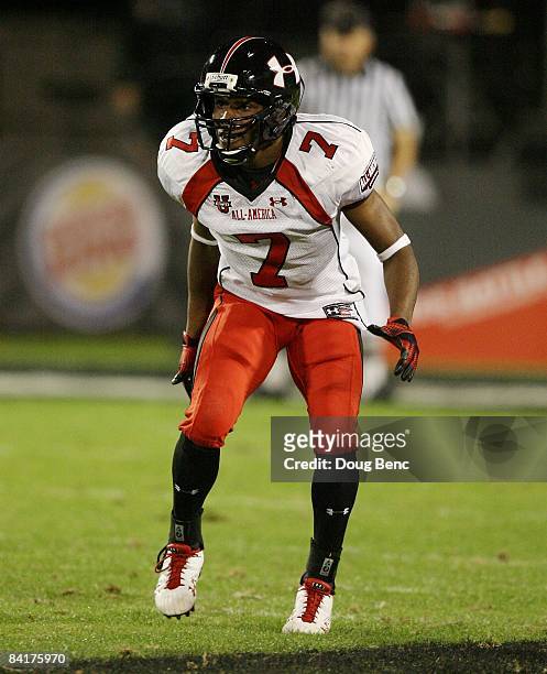Cornerback Janzen Jackson of the white team drops back into coverage in the All America Under Armour Football Game at Florida Citrus Bowl on January...
