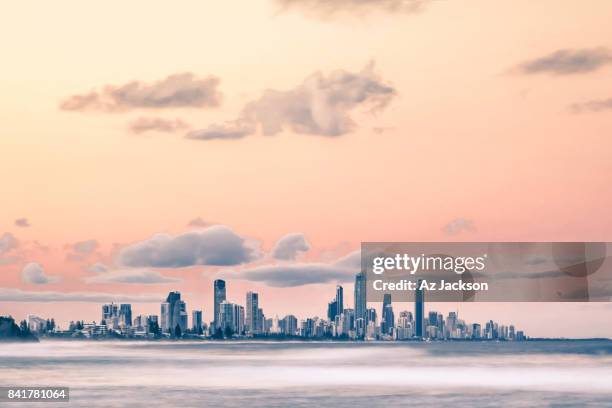 gold coast skyline - gold coast skyline stock pictures, royalty-free photos & images