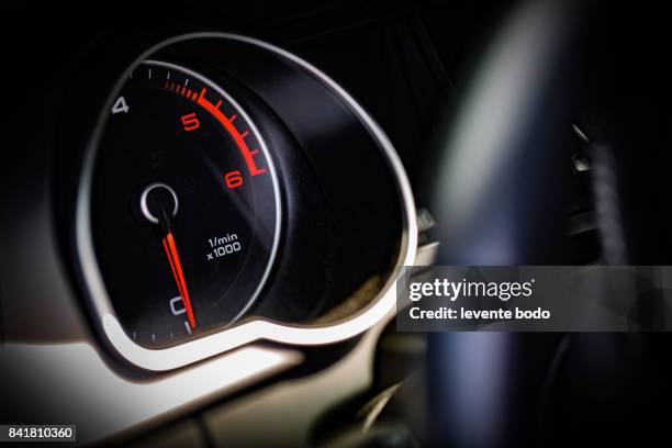 Meter Rpm Background Rpm Meter Fotografías e imágenes de stock - Getty Images