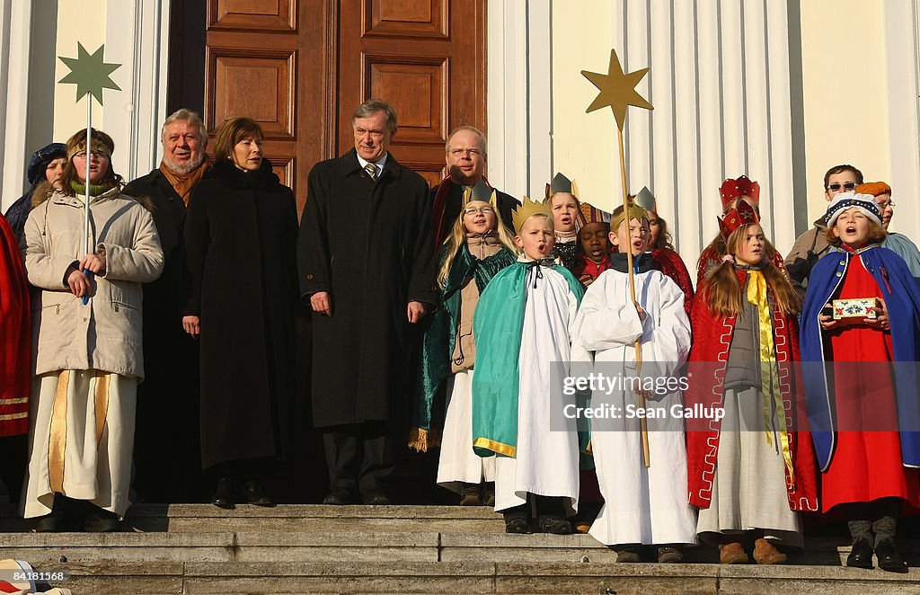 Carol Singers Visit President Horst Koehler