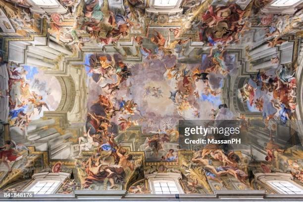 frescoed ceiling of a cathedral in rome - style classique photos et images de collection
