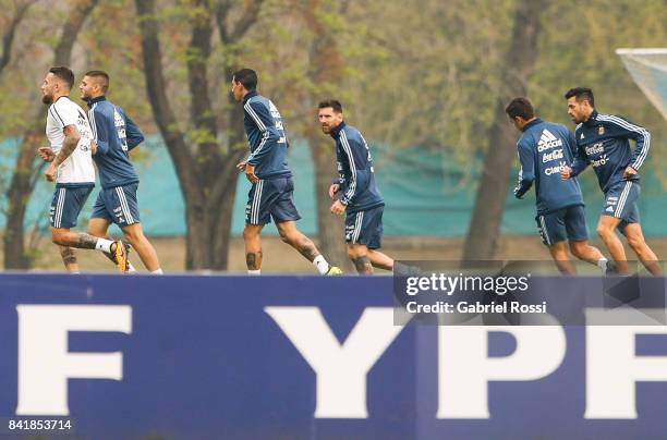 Players of Argentina warm up during a training session at 'Julio Humberto Grondona' training camp on September 02, 2017 in Ezeiza, Argentina.