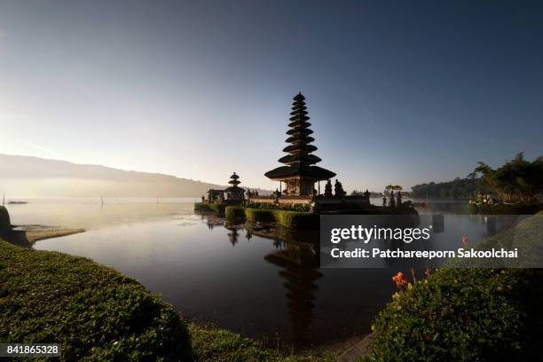 pura ulun danu bratan, bali - pura ulu danau temple stock pictures, royalty-free photos & images