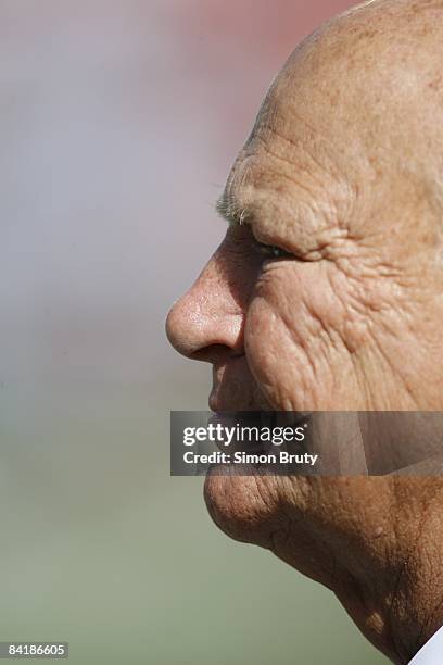 Playoffs: Closeup of Miami Dolphins owner Wayne Huizenga during game vs Baltimore Ravens. Miami, FL 1/4/2009 CREDIT: Simon Bruty