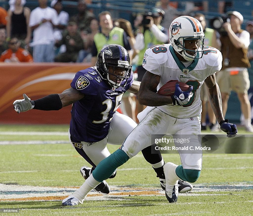 AFC Wild Card Game:  Baltimore Ravens v Miami Dolphins