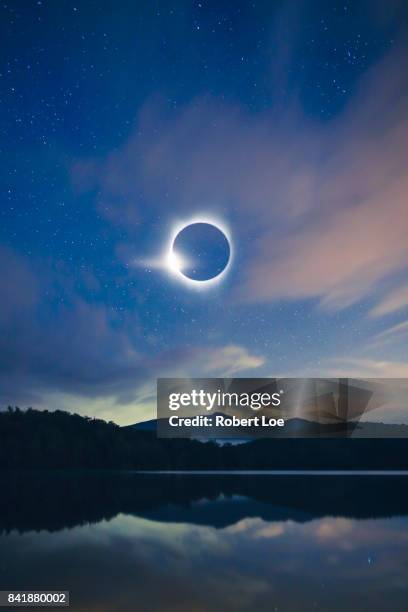 ring of fire - verduistering stockfoto's en -beelden