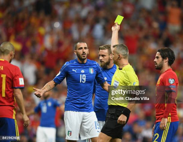 Leonardo Bonucci of Italy protest to referee Bjorn Kuipers during the FIFA 2018 World Cup Qualifier between Spain and Italy at Estadio Santiago...