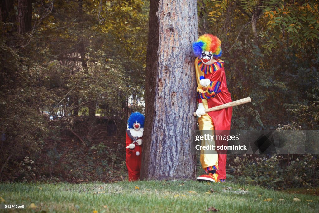 Creepy Clowns en el bosque