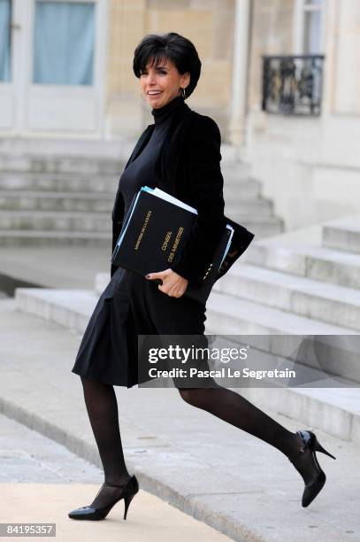 Keeper of the Seals and Minister of Justice, Rachida Dati leaves the first Weekly French Cabinet Meeting of the Year in Elysee Palace on January 7,...