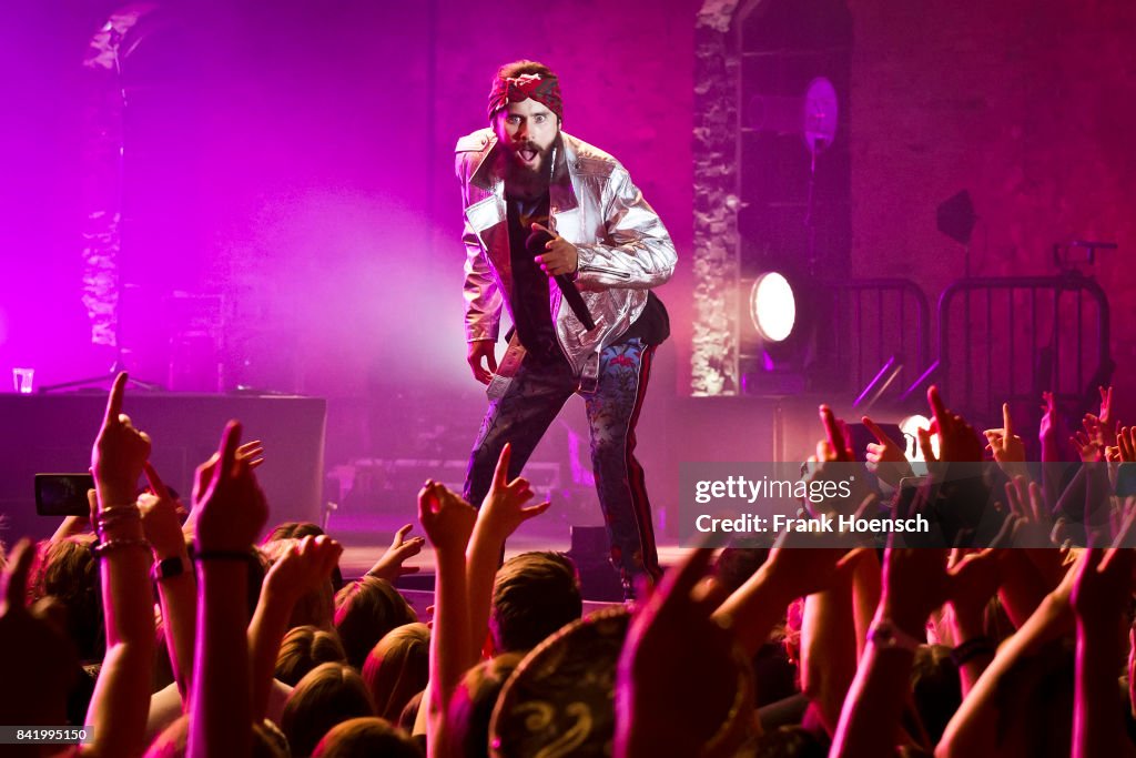 Thirty Seconds To Mars Perform in Berlin