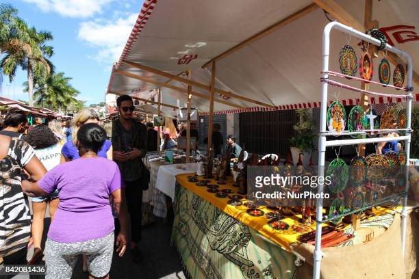 Hundreds of collectors of antiques, artisans and artists exhibit their products in tents along Rua do Lavradio, one of the oldest streets in the...