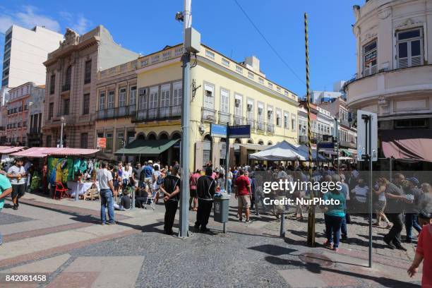 Hundreds of collectors of antiques, artisans and artists exhibit their products in tents along Rua do Lavradio, one of the oldest streets in the...