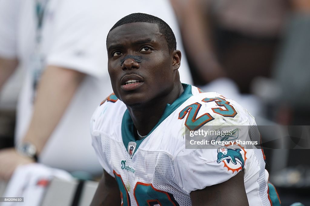 Baltimore Ravens v Miami Dolphins