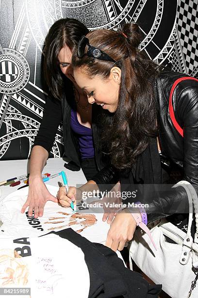 Actress Amber Stevens attends the "Visual Impact Now" Pre-Golden Globes Luncheon hosted by January Jones on January 8, 2009 in Los Angeles,...