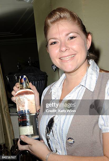 Actress Amber Frakes arrives at the Pre-Golden Globes DPA Gifting Lounge hosted by Nathalie Dubois held at the The Peninsula Hotel on January 8, 2009...