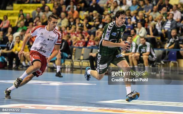 Robin Egelhof of the Eulen Ludwigshafen and Kevin Struck of Fuechse Berlin during the game between Fuechse Berlin and the Eulen Ludwigshafen on...