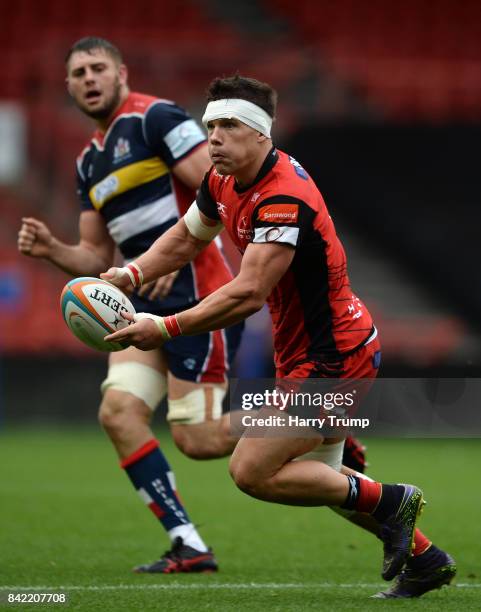 Steve Leonard of Hartpury College makes a break during the Greene King IPA Championship match between Bristol Rugby and Hartpury College at Ashton...