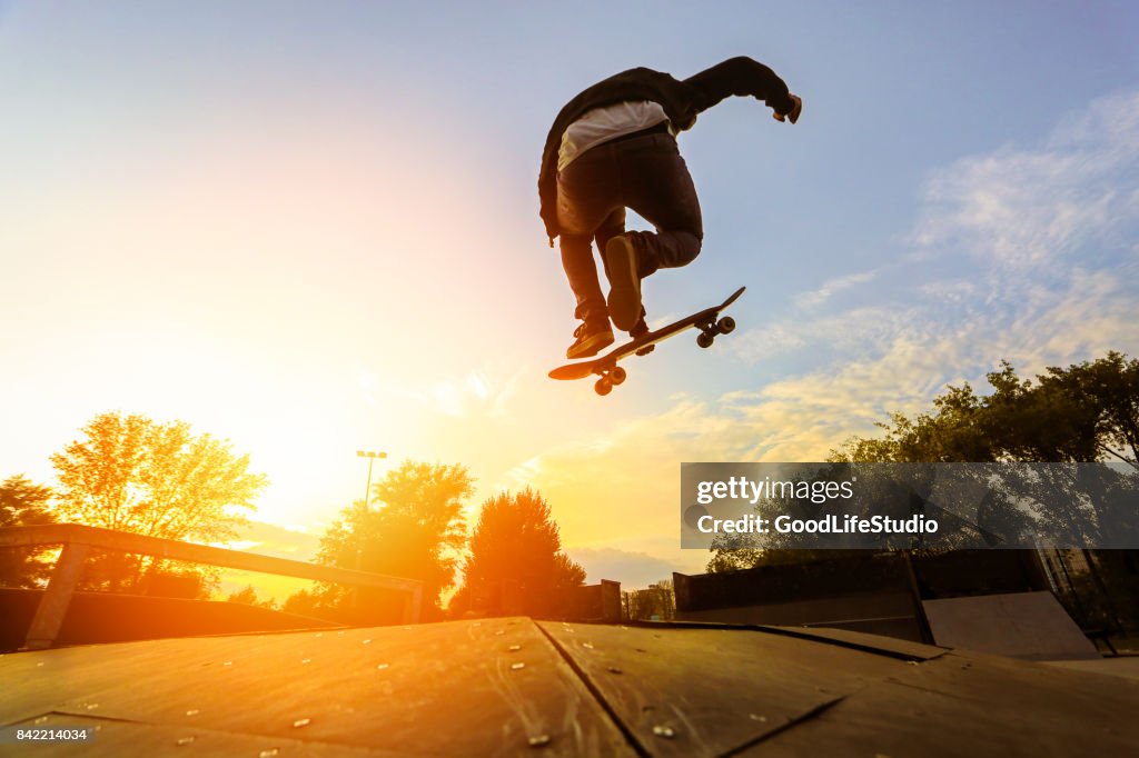 Macht einen Stunt Skater
