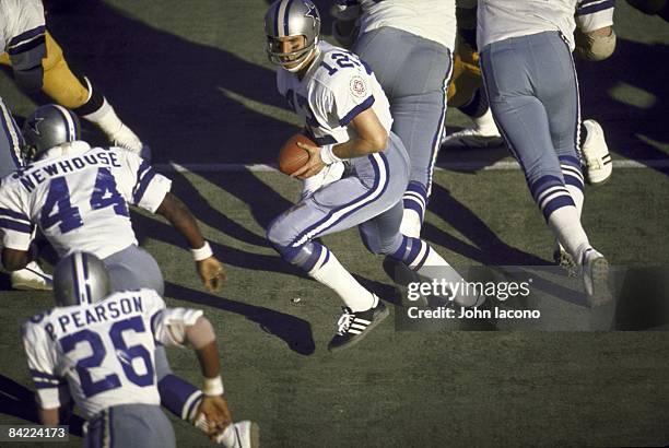 Super Bowl X: Dallas Cowboys QB Roger Staubach in action vs Pittsburgh Steelers. Miami, FL 1/18/1976 CREDIT: John Iacono