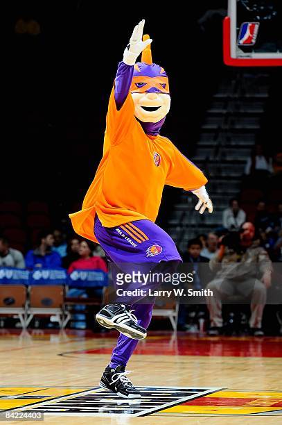 Mascot Surge of the Iowa Energy performs during the D-League game against the Albuquerque Thunderbirds on December 4, 2008 at Wells Fargo Arena in...