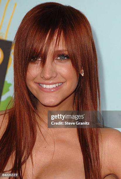 Ashlee Simpson arrives at the 2008 Nickelodeons Kids Choice Awards at the Pauley Pavilion on March 29, 2008 in Los Angeles