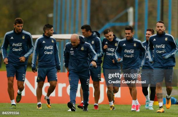 Players of Argentina warm up during a training session at 'Julio Humberto Grondona' training camp on September 03, 2017 in Ezeiza, Argentina.