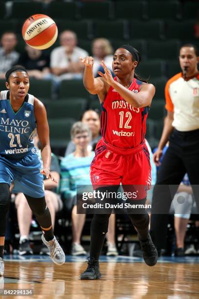 Ivory Latta of the Washington Mystics passes the ball during the game against the Minnesota Lynx on September 3, 2017 at Xcel Energy Center in St....