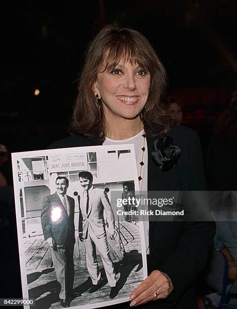 Actress Marlo Thomas attends Elvis: The Tribute at The Pyramid Arena in Memphis Tennessee October 08, 1994