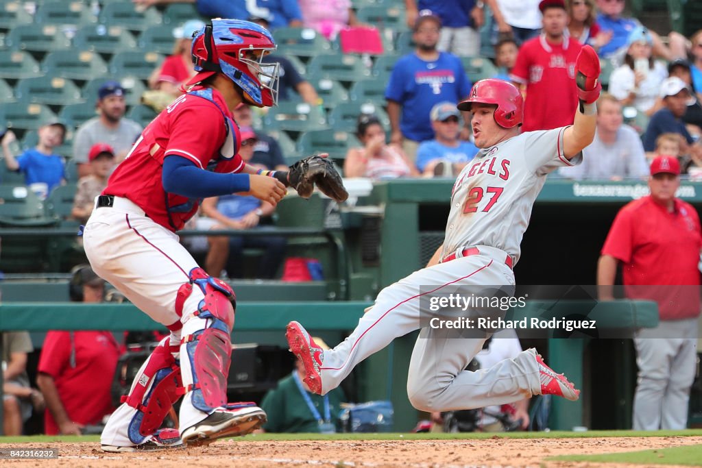 Los Angeles Angels of Anaheim v Texas Rangers