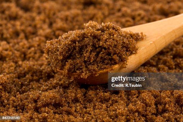 brown sugar close up - molasses fotografías e imágenes de stock