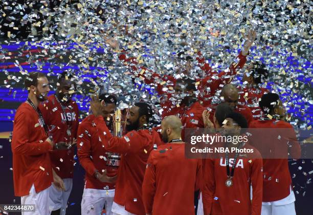 Players of United States celebrate after winning the FIBA Americup final match between US and Argentina at Orfeo Superdomo arena on September 03,...