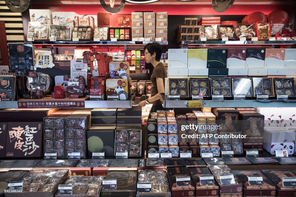 HONG KONG-LIFESTYLE-CULTURE-FOOD-MOONCAKE