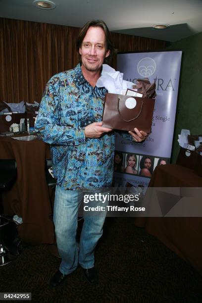 Actor Kevin Sorbo poses at the Golden Globe Gift Suite Presented by GBK Productions on January 9, 2009 in Beverly Hills, California.