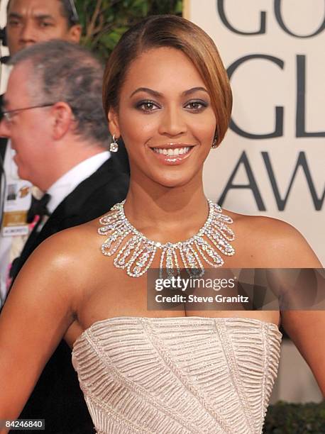 Singer Beyonce arrives at the 66th Annual Golden Globe Awards held at the Beverly Hilton Hotel on January 11, 2009 in Beverly Hills, California.