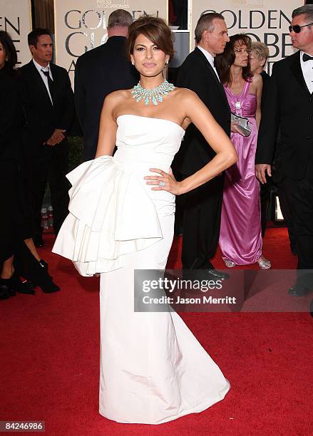 Actress Eva Mendes arrives at the 66th Annual Golden Globe Awards held at the Beverly Hilton Hotel on January 11, 2009 in Beverly Hills, California.